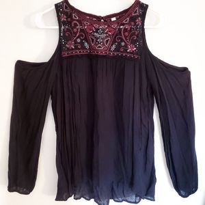 Xhilaration | lace embroidered cold shoulder top